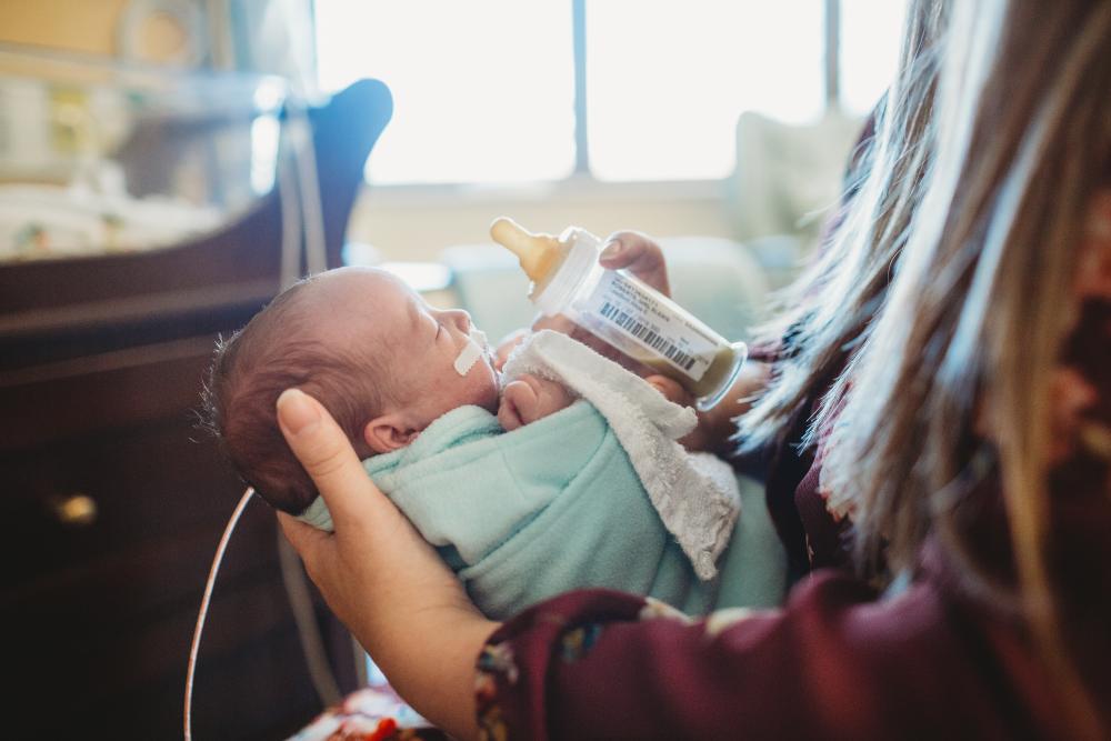 6 Preemie Bottles Experts Say Are Best for Feeding Premature Babies