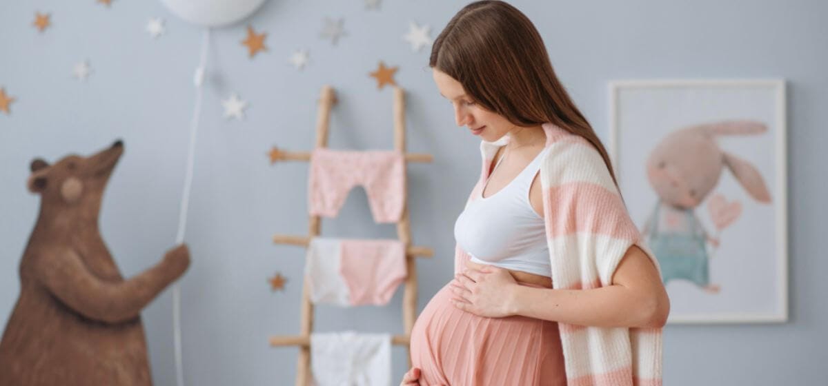 How to Shop and Save Money for Your Changing Body During Pregnancy