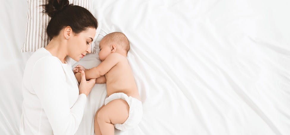Mastering Baby Bottle Feeding: Tips Every New Mom Needs to Know